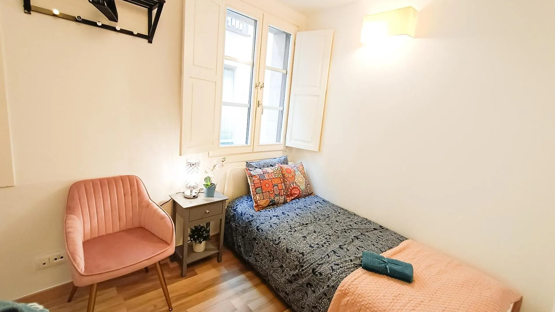 Private Rooms By La Rambla Barcellona Ostello